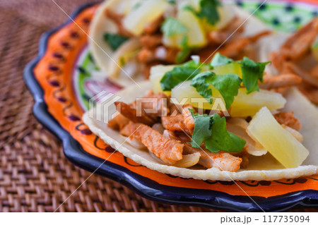 タコス・アル・パストール Tacos al pastor (メキシコ料理) タコス・アル・パストール Tacos al pastor (メキシコ料理) 117735094
