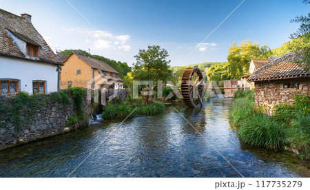 小川のせせらぎが聞こえる村 02 小川のせせらぎが聞こえる村 02 117735279