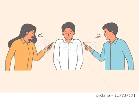Two bosses scold subordinate who made mistake, and point finger at clerk in need of protection 117737571
