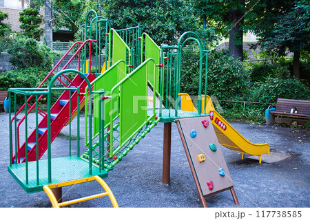 渋谷区立上原公園のコンビネーション遊具達の風景 117738585