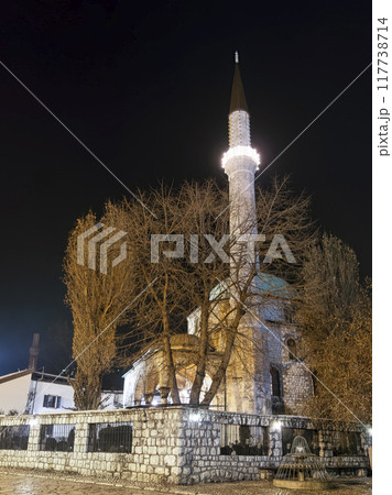 サラエボ バシュチャルシヤ・モスク Bascarsija Mosque, Sarajevo, BiH サラエボ バシュチャルシヤ・モスク Bascarsija Mosque, Sarajevo, BiH 117738714