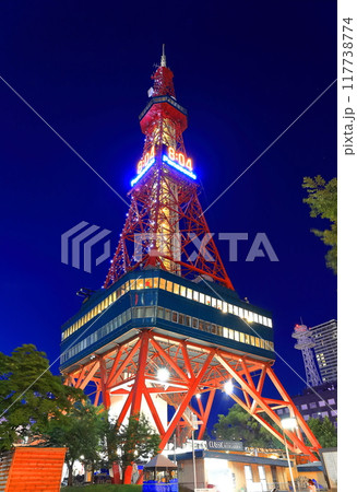 【北海道】札幌テレビ塔の夜景（札幌大通公園） 117738774