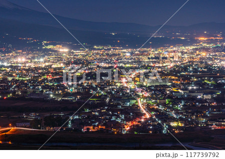 【静岡県】灯りがついた三島市の街並み 【静岡県】灯りがついた三島市の街並み 117739792