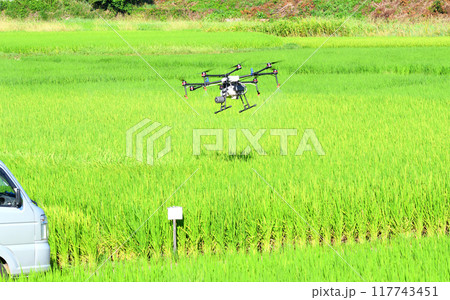 農業用ドローンによる農薬散布 農業用ドローンによる農薬散布 117743451