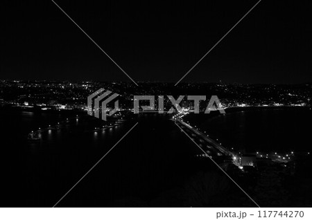 モノクロ 江の島弁天橋が一望できる絶景夜景スポット 117744270
