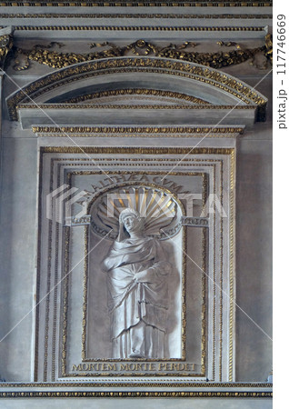 Amalthea Cumana, statue in Mantua Cathedral dedicated to Saint Peter, Mantua, Italy 117746669