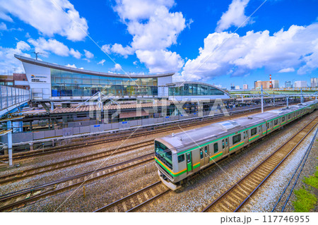 日本の横浜都市景観 8月。SOTETSU　西横浜駅などを望む 117746955