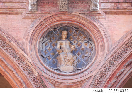 Lady Justice, Medieval palace of the merchandise or loggia of the merchants in Bologna, Italy Lady Justice, Medieval palace of the merchandise or loggia of the merchants in Bologna, Italy 117748370