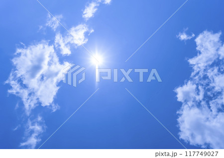 夏の空と太陽と雲 横浜 夏の空と太陽と雲 横浜 117749027