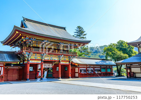 夏の祐徳稲荷神社　佐賀県鹿島市 117750253