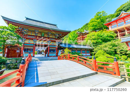 夏の祐徳稲荷神社　佐賀県鹿島市 117750260