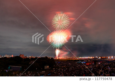 《東京都》江戸川(市川)花火大会・江戸川区から撮影 117750478
