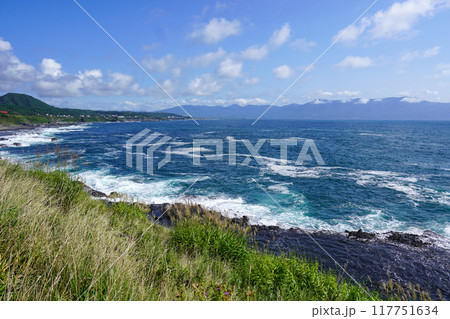 白波の立つ兜千畳岩（泊村） 117751634