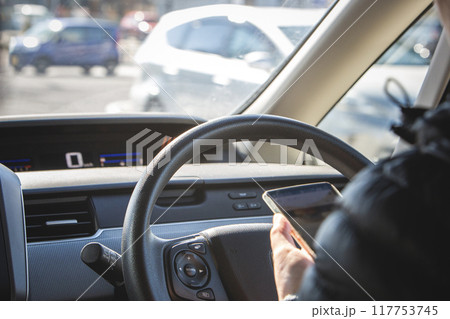 ながら運転 117753745