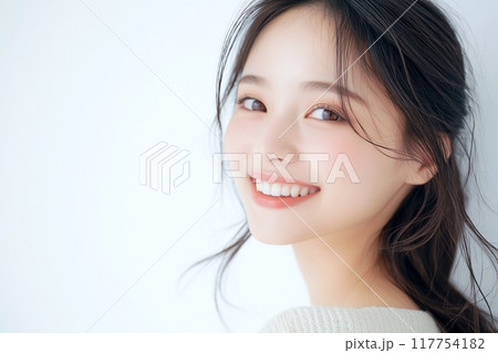 美肌・笑顔の女性「AI生成画像」 117754182