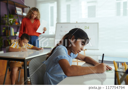 Drawing and Learning in Interactive Classroom Setting 117754794