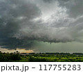 雨雲と雨柱 117755283