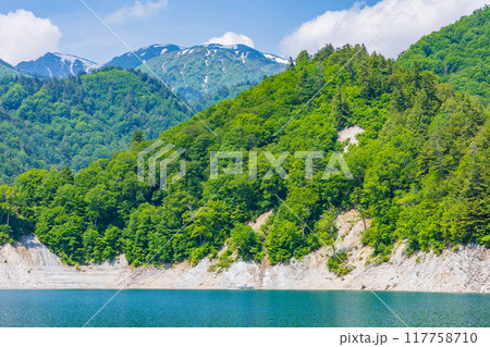 初夏の立山黒部アルペンルート 黒部ダム(黒部湖) 初夏の立山黒部アルペンルート 黒部ダム(黒部湖) 117758710