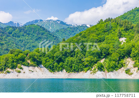 初夏の立山黒部アルペンルート 黒部ダム(黒部湖) 初夏の立山黒部アルペンルート 黒部ダム(黒部湖) 117758711