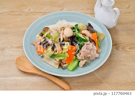 野菜たっぷりの中華丼。 野菜たっぷりの中華丼。 117760463