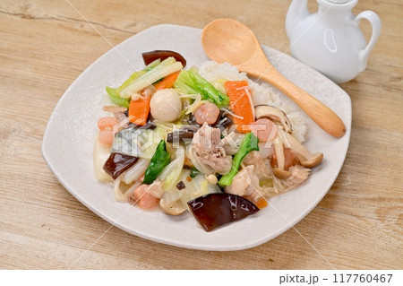 野菜たっぷりの中華丼。 野菜たっぷりの中華丼。 117760467