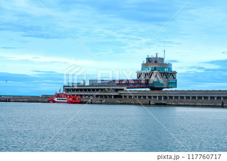 早朝の氷海展望塔オホーツクタワー 北海道 117760717