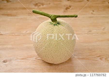 高級メロン、温室メロン、マスクメロン、フルーツ。静岡県産の温室メロンです。 117760782