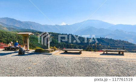 妻籠宿～馬籠宿トレイル（秋）：馬籠陣場上展望台 117761519