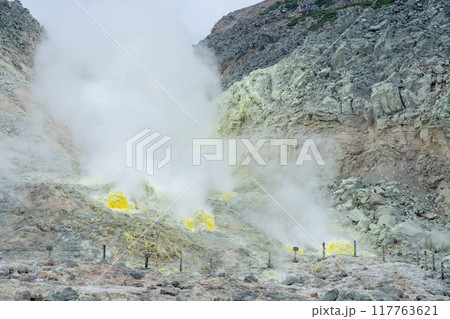 夏の硫黄山(アトサヌプリ) 北海道 夏の硫黄山(アトサヌプリ) 北海道 117763621