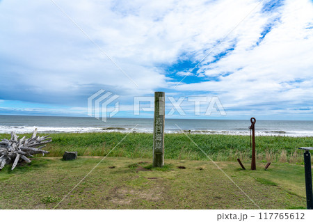 夏の恋問海岸 北海道 117765612