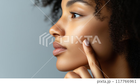 若い女性のフェイシャルのスキンケアイメージ. 若い女性のフェイシャルのスキンケアイメージ. 117766961