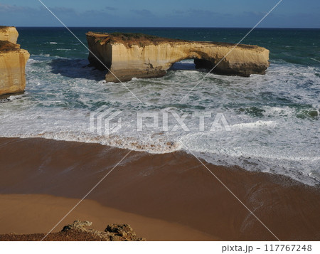 ロンドン橋岩 周辺の景観　Australia　Victoria 117767248