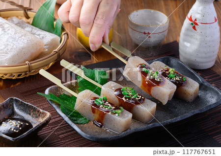 こんにゃくの味噌田楽 ( 赤みそ仕立て ) こんにゃくの味噌田楽 ( 赤みそ仕立て ) 117767651