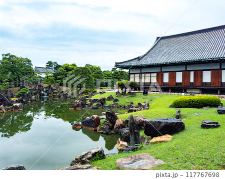 Nijo Castle under the rain in Kyoto, Japan 117767698