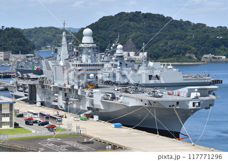 イタリア海軍軽空母カヴール 117771296