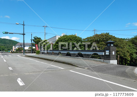 美しい町並みが続く知覧武家屋敷群（鹿児島県南九州市） 117773609