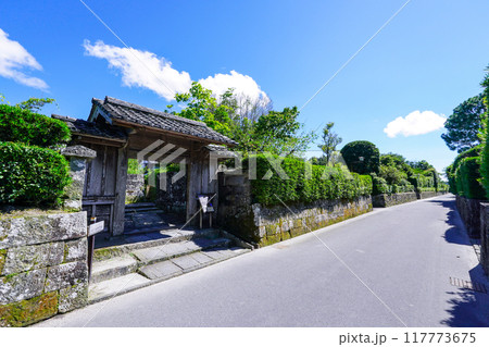 美しい町並みが続く知覧武家屋敷群（鹿児島県南九州市） 117773675