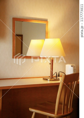 ホテルのデスクスペースイメージ 117773811
