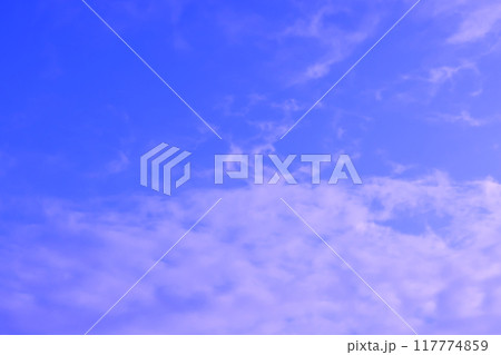 青い空と白い雲(背景素材) 青い空と白い雲(背景素材) 117774859