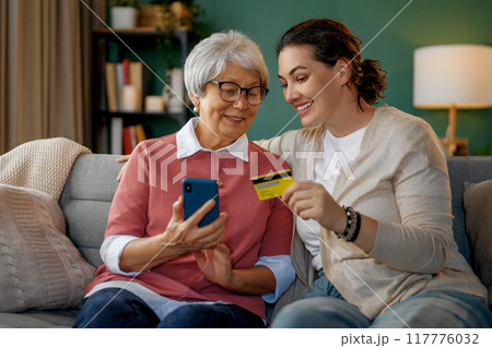 women are using smartphone for online shopping women are using smartphone for online shopping 117776032