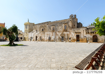 Piazza Vittorio Veneto in the historic center of Avetrana, region Puglia, Salento 117776208