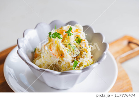 コールスローサラダ 117776474