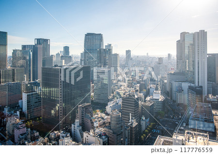 大阪梅田のビジネス街 117776559