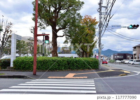 富士市　総合庁舎北交差点と周辺の街並み 117777090