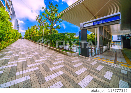 日本の横浜都市景観 8月。SOTETSU　南万騎が原駅などを望む 117777555