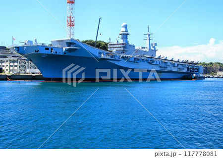 揚陸艦としての機能も有する… イタリア海軍の軽空母『カブール』 117778081