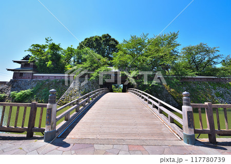 《長野県》諏訪市 高島城の冠木橋 《長野県》諏訪市 高島城の冠木橋 117780739