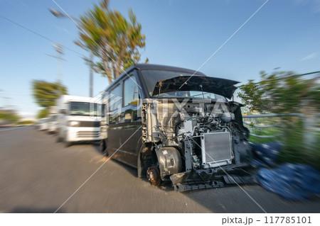 江東区木場の公道上に不法放置された自動車 117785101