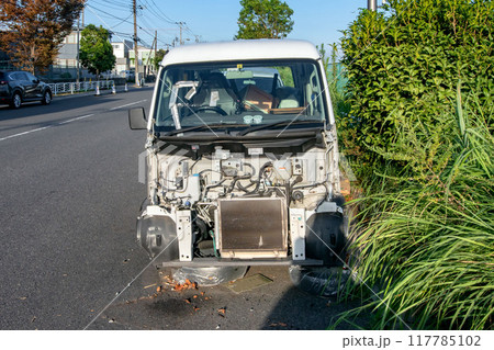 江東区木場の公道上に不法放置された自動車 117785102