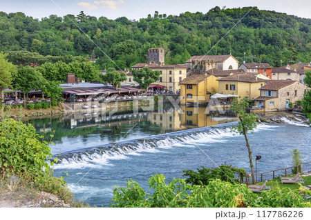 Borghetto sul mincio, italy showing the colorful houses 117786226